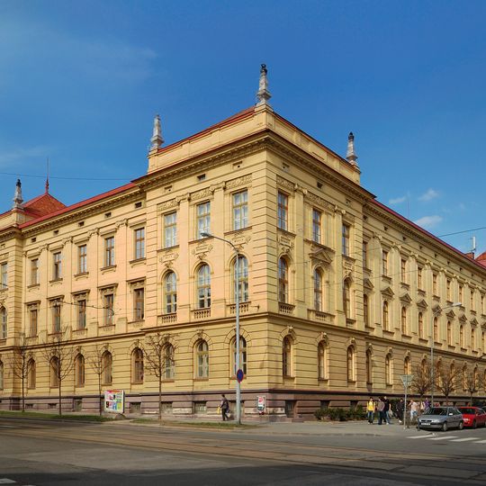 Budova Střední průmyslové školy a Vyšší odborné školy Brno, Sokolská