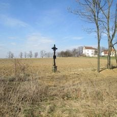 Kříž u zaniklé polní cesty u Kámena