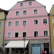 Wohn- und Geschäftshaus