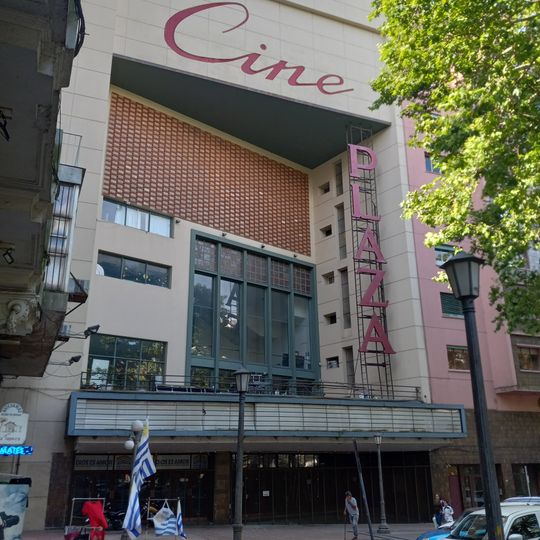 Edificio Cines Plaza y Central