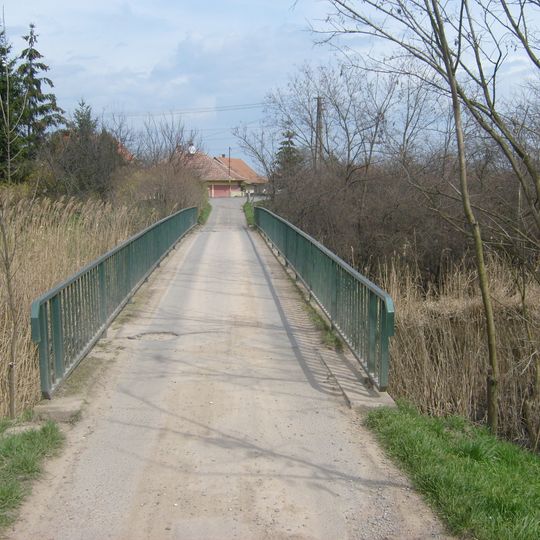 Malomasszony kerti híd