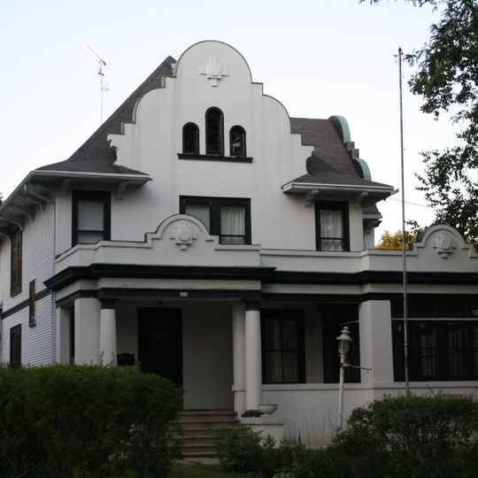 Albert M. and Alice Bellack House