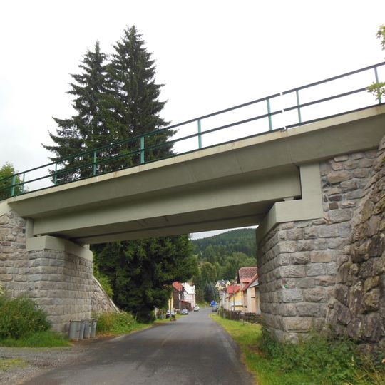 Železniční most přes silnici III/2194 v Nových Hamrech