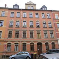 Mietshaus in geschlossener Bebauung Fritz-Matschke-Straße 8