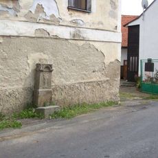 Kříž v Čímicích u silnice