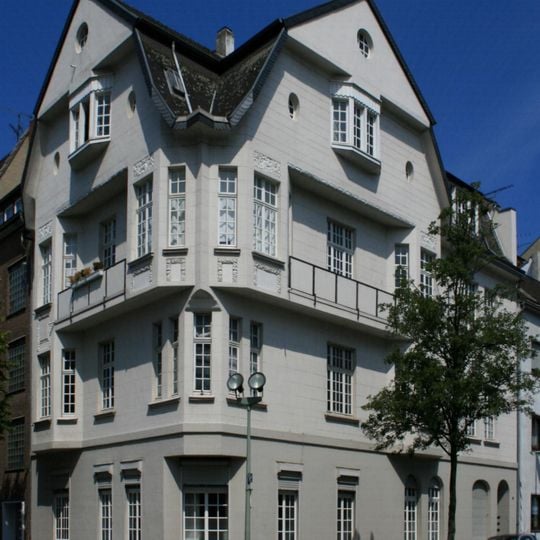 Richard-Wagner-Straße 18