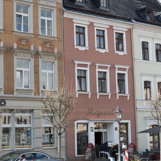 Wohnhaus in geschlossener Bebauung Markt 11
