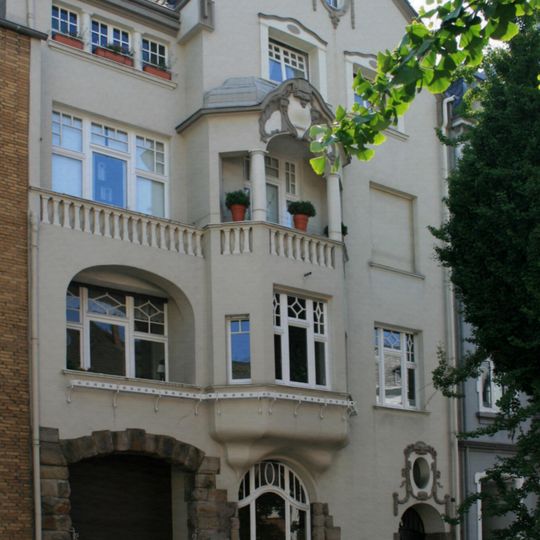 Brucknerallee 100/102