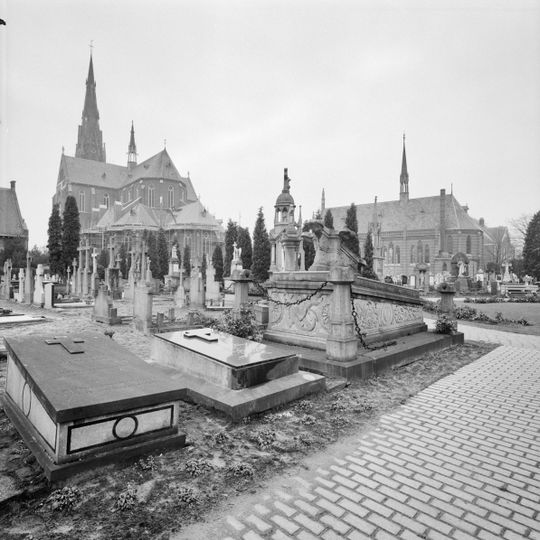 Veghel Roman Catholic Churchyard