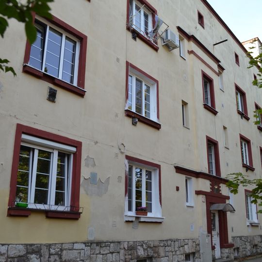 Kolónia Krajinské domky, dom bytový-sekcia II.