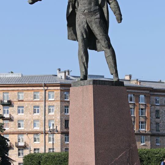 Monument to Lenin at Moskovskaya Square