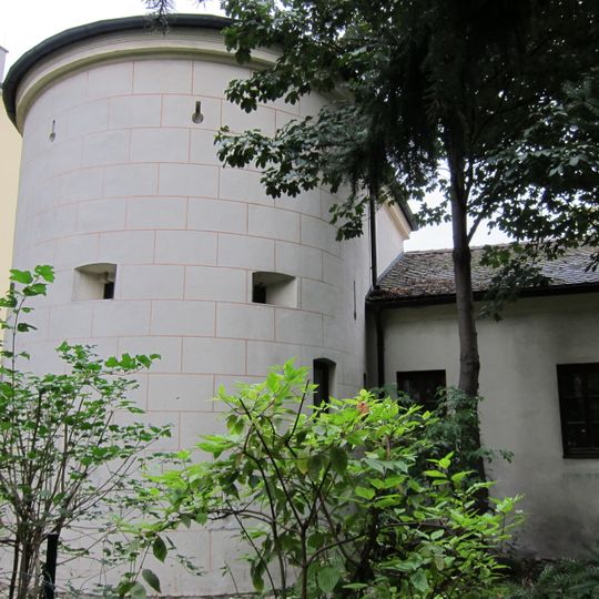 Turm der Stadtbefestigung und Reste der Stadtmauer