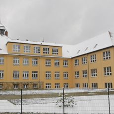 Bernsdorfer Schule, ohne spätere Anbauten (ehemalige Karl-Liebknecht-Schule) Alte Schulstraße 3