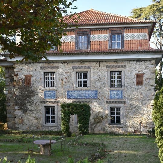 Museu da Cerâmica, antigo Palacete Visconde de Sacavém, e jardim envolvente