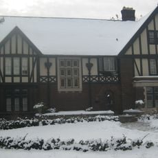 2086-2088 Willistead Crescent