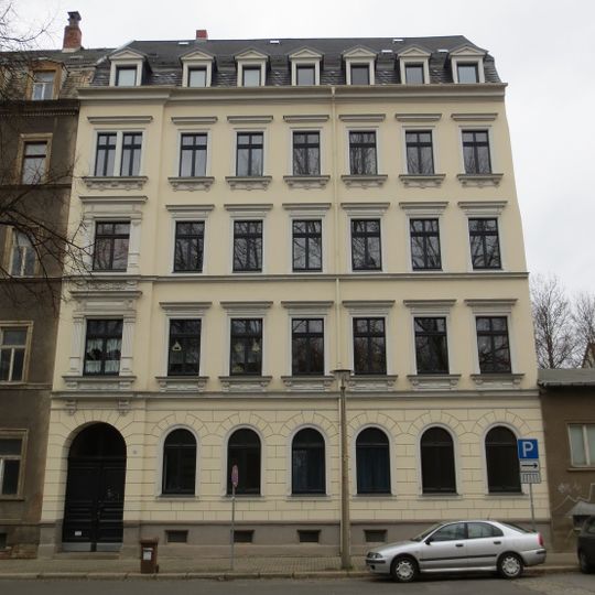Mietshaus in geschlossener Bebauung Apollostraße 5