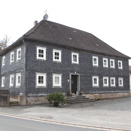 Walmdachhaus