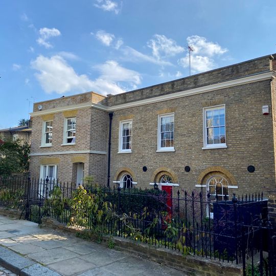 16, Luton Place Se10