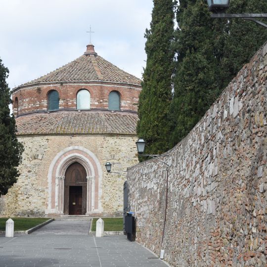 Ipogeo dei Volumni e necropoli del Palazzone
