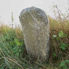 Křížový kámen ve Věchnově u polní cesty