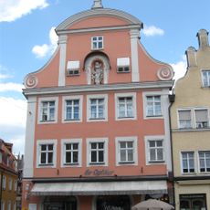 Wohn- und Geschäftshaus