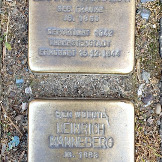 Stolperstein en memoria de Heinrich Manneberg