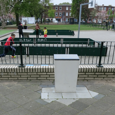 Monument bij het wijkcentrum de Wissel