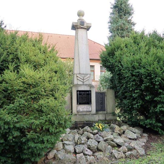 Pomník padlým v Cheznovicích