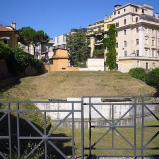 Mausoleum of Lucilius Paetus