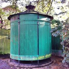 Pissoir in der Bahnhofstraße