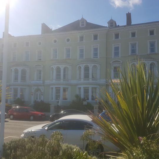 Toronto Hotel, 10 Gloddaeth Crescent