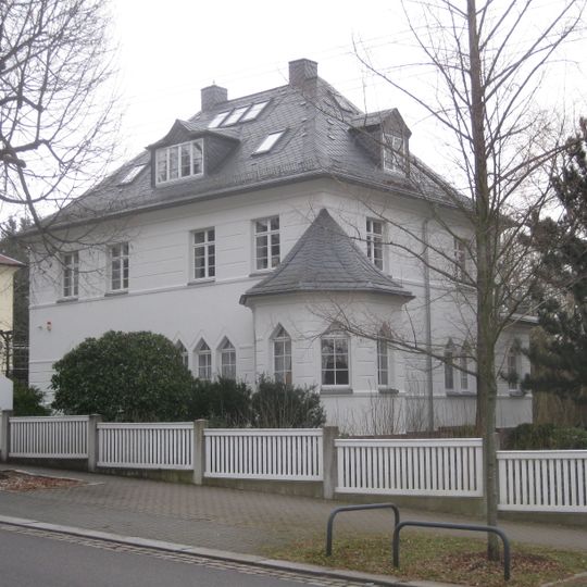 Villa mit Garten und Einfriedung Nansenstraße 2