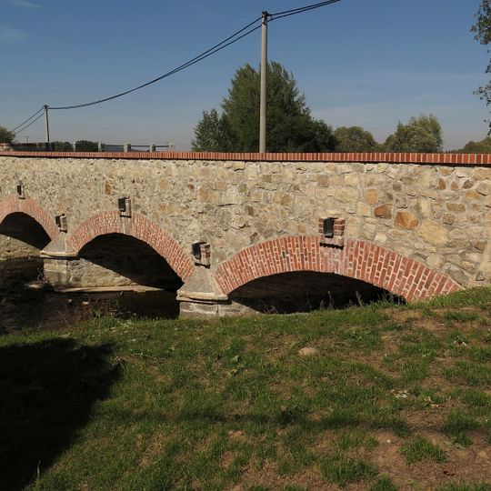 Kamenný most přes Zlatý potok v Protivci