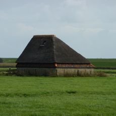 Fraai in landschap gelegen boet. Rieten kap
