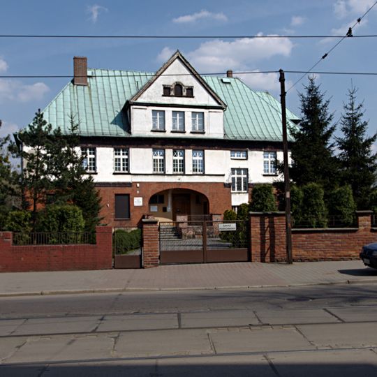 Cmentarz kościelny i otoczenie plebanii