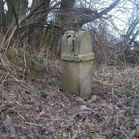 Kříž západně od Mutěnína u rozcestí