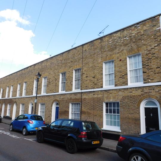 12-22, Barnes Street E1