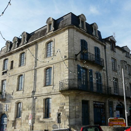 Hôtel, 8 place de la Clautre, Périgueux