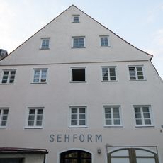 Wohn- und Geschäftshaus