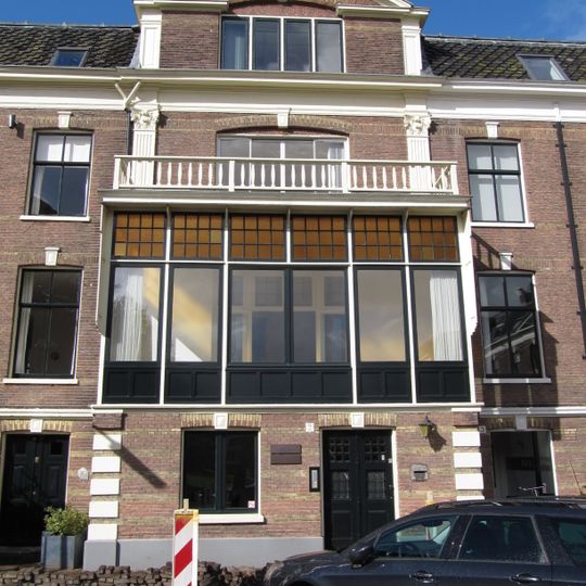 Huis met classicistische kenmerken