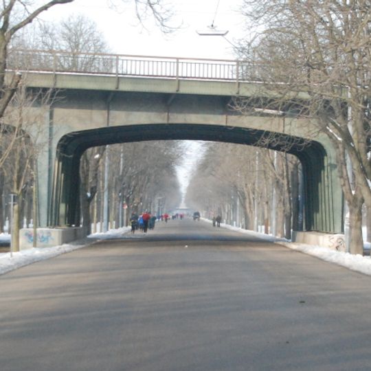 Brücke über die Hauptallee