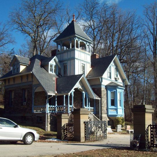 Lorraine Park Cemetery Gate Lodge
