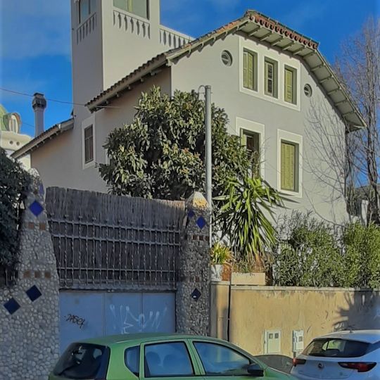 Casa Trinitat Greuzer