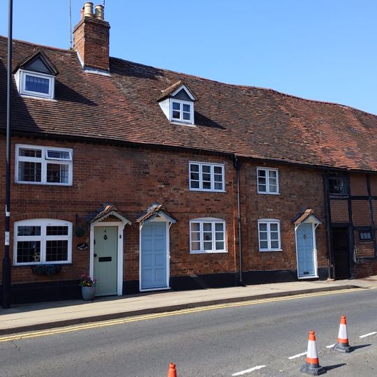 2 4, St Nicholas Church Street