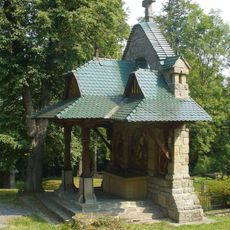 Kaplička Jurkovičovy křížové cesty na hoře Hostýn nad Chvalčovem