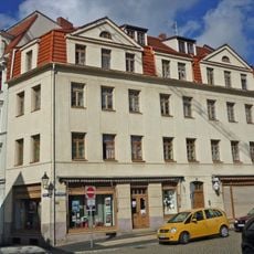 Wohnhaus in geschlossener Bebauung, Eckhaus, mit Laden mit originaler Front Nikolaigraben 4