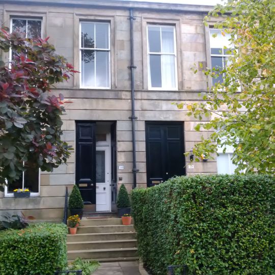 32 Regent Park Square