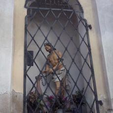 Výklenková kaplička se sochou Krista