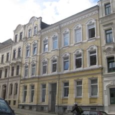 Mietshaus in geschlossener Bebauung Kreherstraße 10
