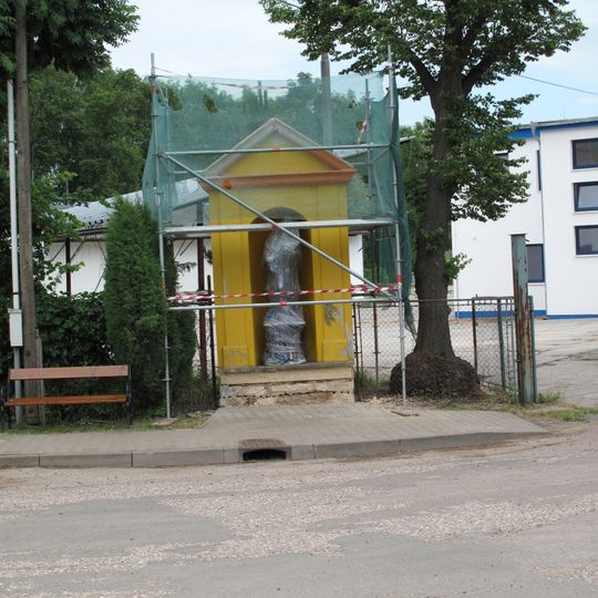 Kaplička se sochou sv. Jana Nepomuckého